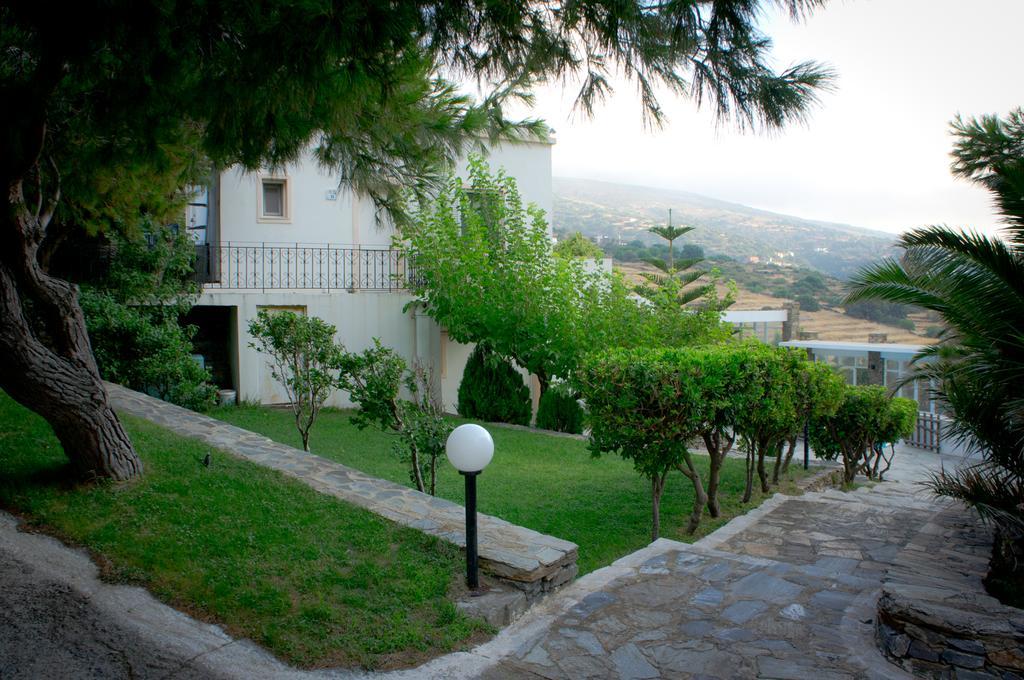 Aiolos Hotel Menites Bagian luar foto