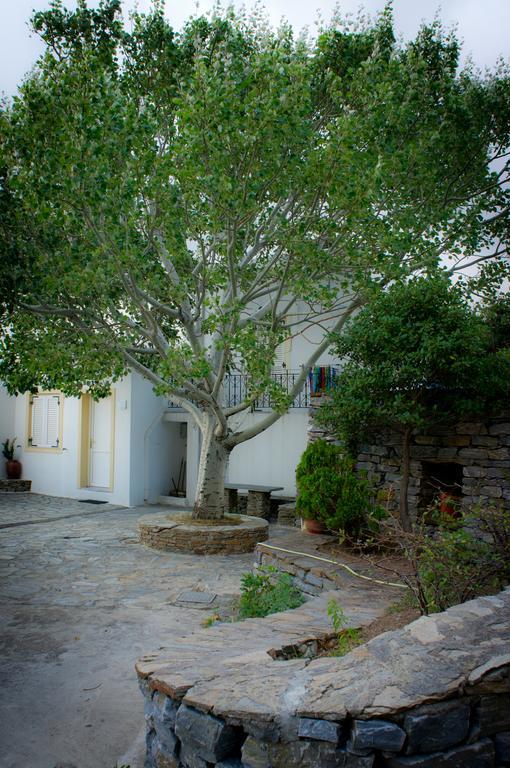 Aiolos Hotel Menites Bagian luar foto
