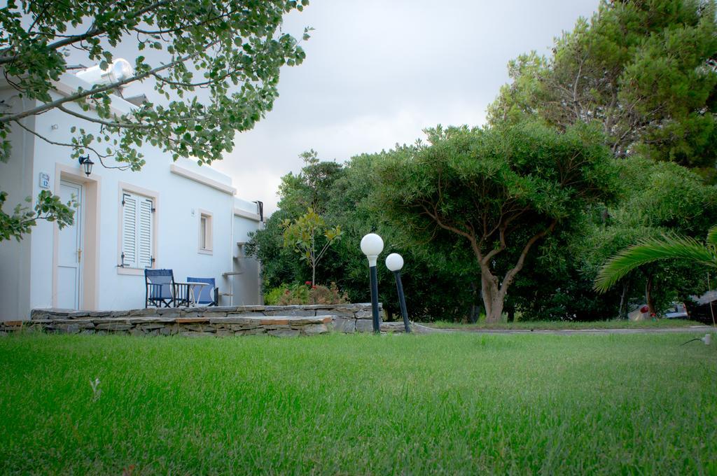Aiolos Hotel Menites Bagian luar foto