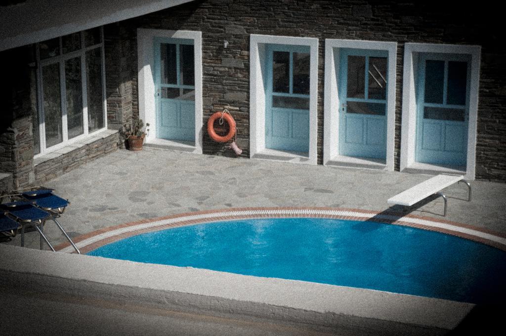 Aiolos Hotel Menites Bagian luar foto