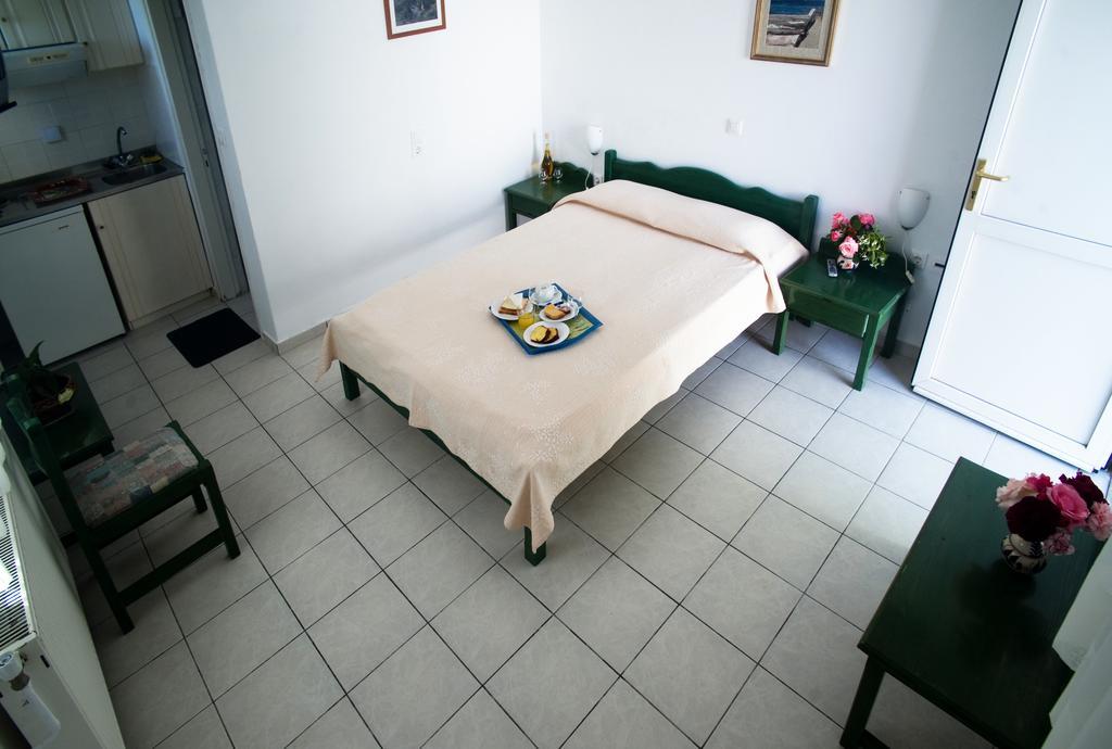 Aiolos Hotel Menites Bagian luar foto