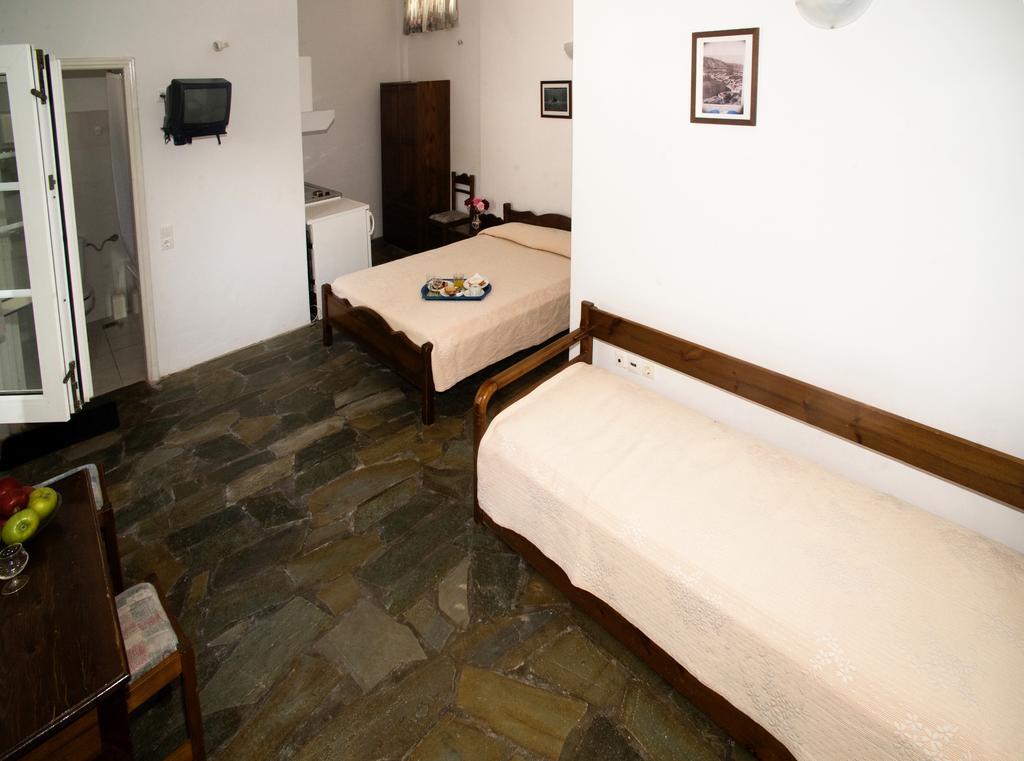 Aiolos Hotel Menites Bagian luar foto