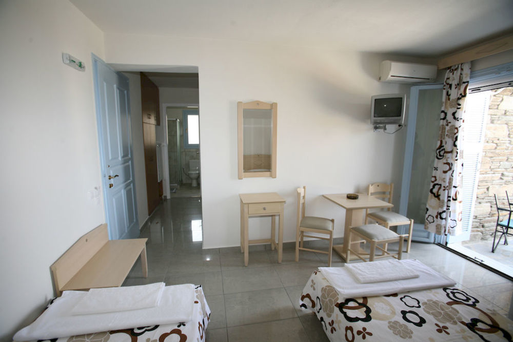 Aiolos Hotel Menites Bagian luar foto
