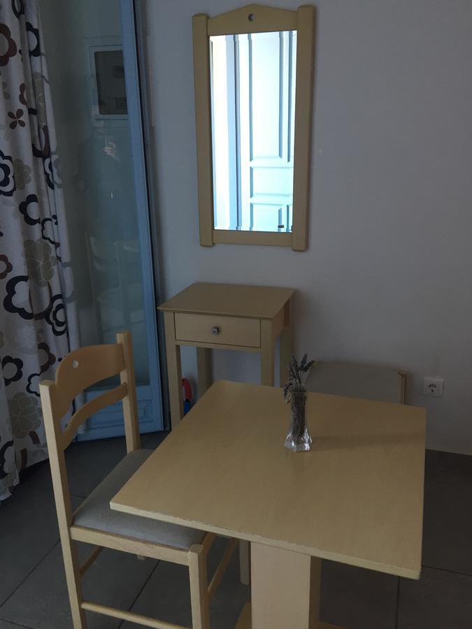 Aiolos Hotel Menites Bagian luar foto