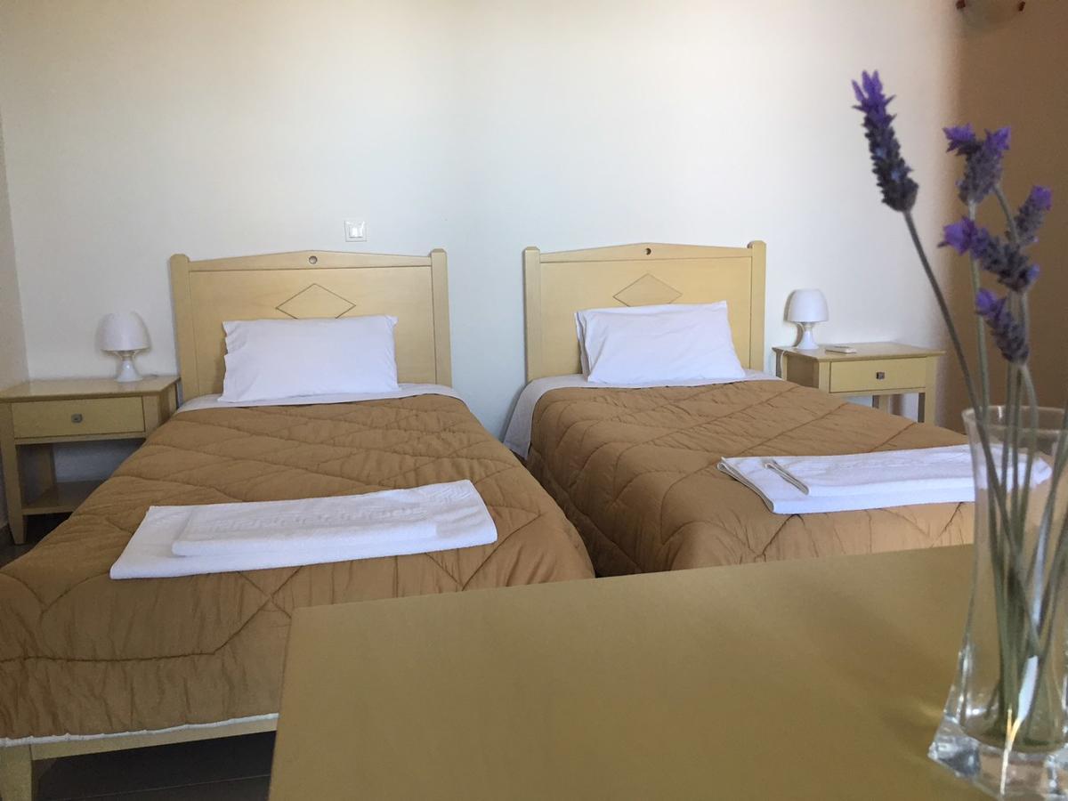 Aiolos Hotel Menites Bagian luar foto