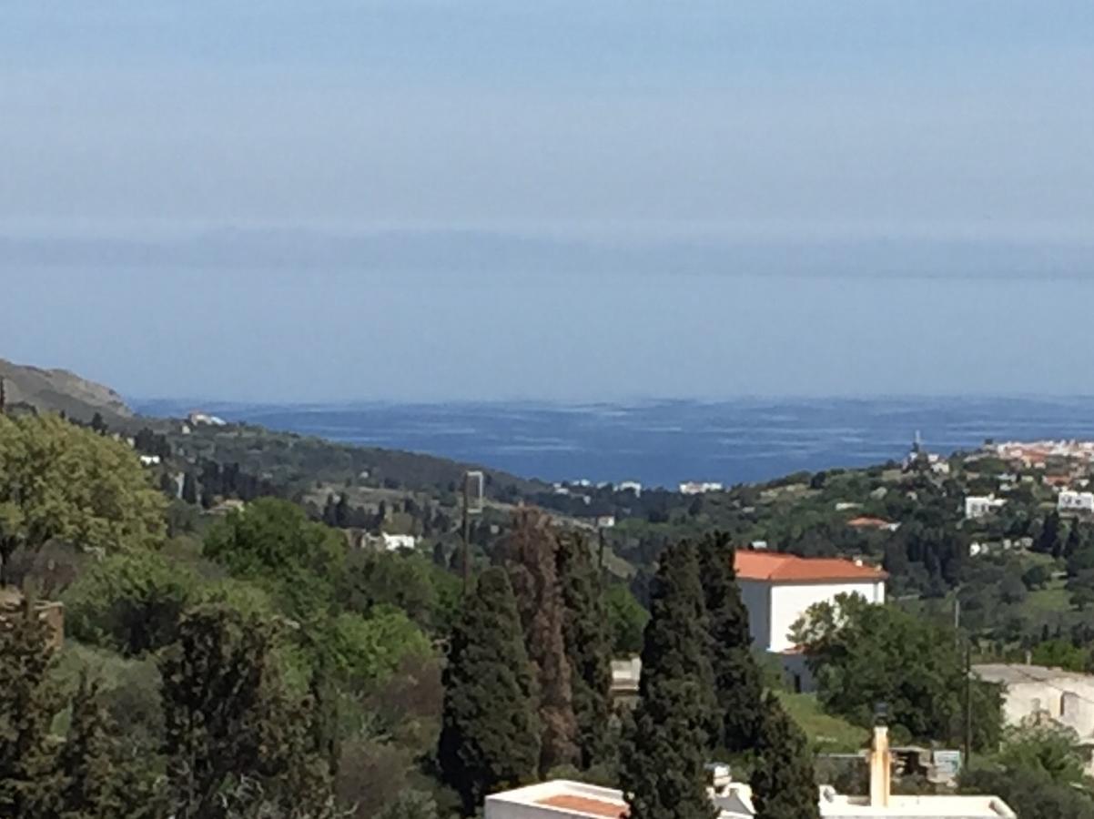 Aiolos Hotel Menites Bagian luar foto