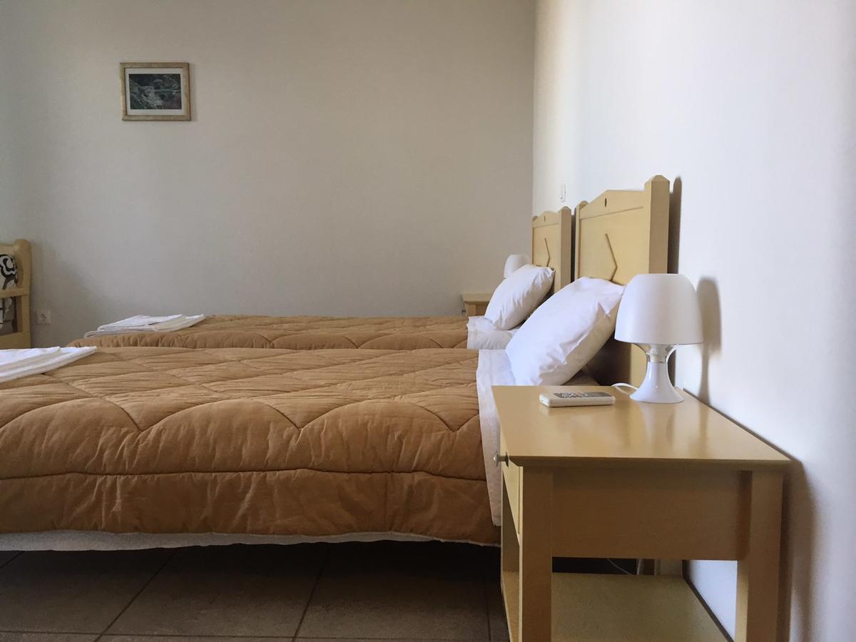 Aiolos Hotel Menites Bagian luar foto