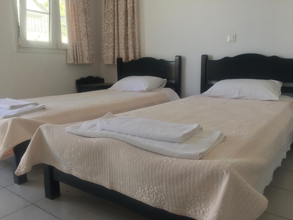Aiolos Hotel Menites Bagian luar foto