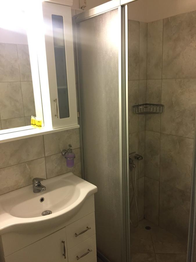 Aiolos Hotel Menites Bagian luar foto
