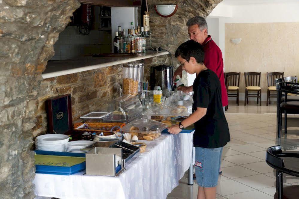 Aiolos Hotel Menites Bagian luar foto